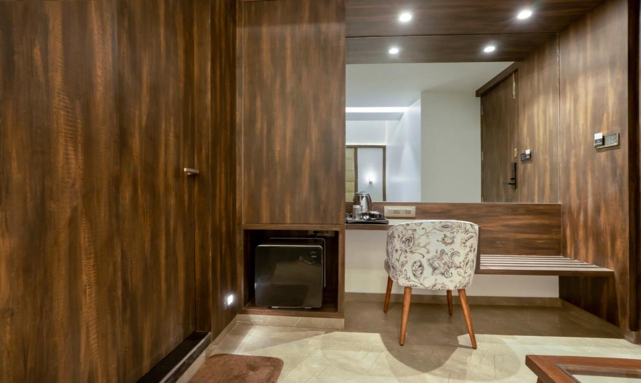 Treebo Premium Savera Inn Mumbai Luaran gambar